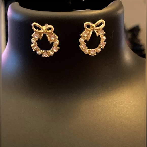 Gold and cubic zirconia Holiday wreath earrings - Picture 1 of 3